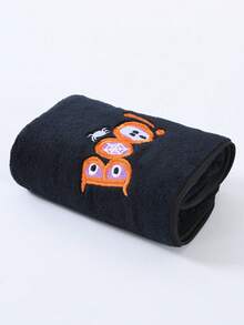 Halloween BOO Embroidered Bath Towel Set, Black Soft Coral Fleece Bath Towel With Spider Web And Ghost Embroidery, Spooky Halloween Decor Bathroom Towel Gift, Suitable For Home Use - Black - View 11