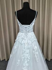 Summer Elegant Romantic V-Neck Spaghetti Strap Bridal Gown With Exquisite Applique Embroidery, Romantic Long Wedding Dress Suitable For Indoor, - Beige - View 8