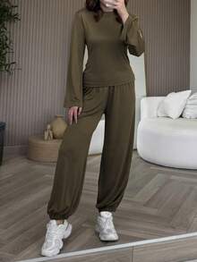 Fall Women's Solid-Color Casual Set: Round-Neck Long-Sleeve Top And Elastic-Waist Pants With Pockets (Two Pieces Set) - Army Green - View 3