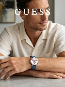 Guess 男士三角形 Logo 圓盤石英手錶，丹寧錶帶休閒時尚腕錶 V1001M1 - 藍色 - 查看 2