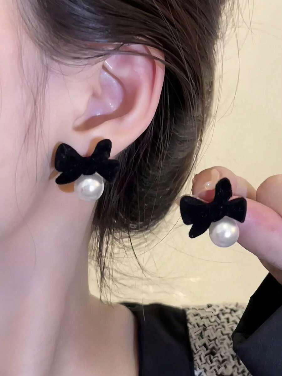 1 Pair Sweet Fashion Black Velvet Bow Pearl Stud Earrings Suitable For Women's Daily, Holiday, Banquet Wear - Black - View 1