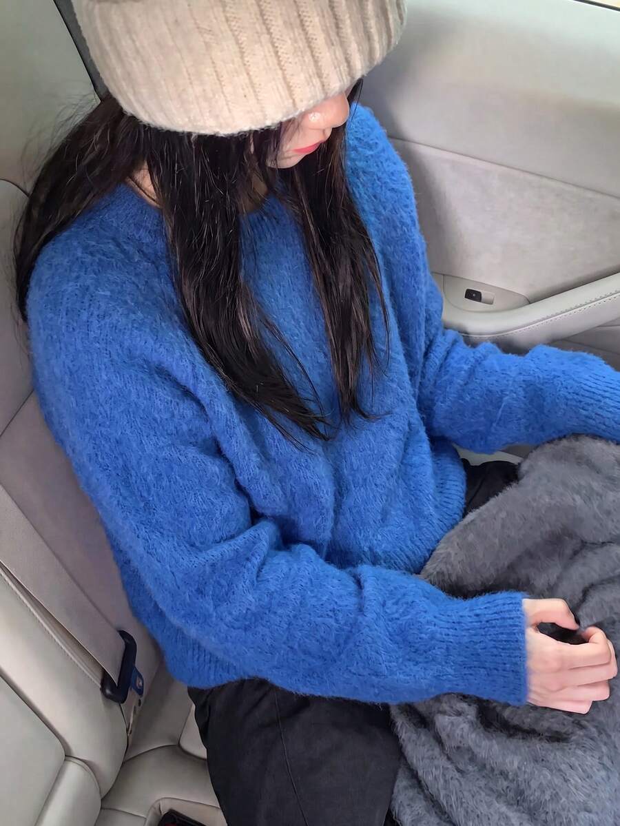 Sweater Rajut Pullover Leher Bulat Minimalis Kasual Musim Dingin Wanita dengan Bulu Halus - Biru - View 1