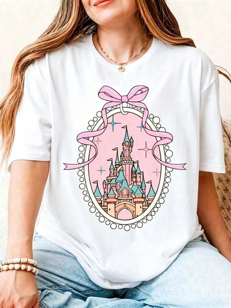 Free Leisure Unisex T-Shirt 100% Cotton 210g | Magic Castle Design With Flirty Pink Bow | Retro And Y2K Style For Spring-Summer 2026 | Loose Fit And Crew Neck For Travel, Everyday Wear And Urban Looks | American Casual Night - 白色的 - 查看 1