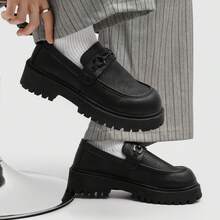 Sapatos Derby Slip-On Masculinos com Sola Grossa e Bico Largo, Sapatos Sociais Casual Business de Nicho High Street, Sapatos Casuais Masculinos Antiderrapantes e Resistentes ao Desgaste, Mocassins Retrô de Cor Sólida, Adequados para Casual, Negócios, Festa, Casamento, Cerimônia de Formatura, Todas as Estações - Preto - Visão 2