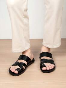 New Men's Toe-Post Cross Strap Design Solid Color Versatile Flip-Flops Outdoor Essential Fashion Men's Slippers - Black - View 5