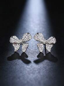 1 par de pendientes de botón de lujo elegante y de moda con forma de lazo de circonita cúbica para uso diario de mujeres - Plateado - Ver 2
