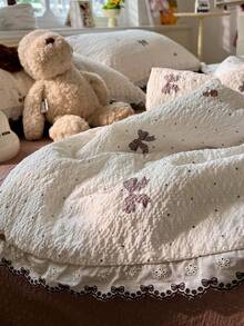 1pc Lace Trim Summer Thin Quilt, Bow Pattern Puff Gauze Summer Bedding, Suitable For Bedroom, Guest Room, Hotel, Dormitory, Machine Washable Summer Quilt, Quilt Only, Pillowcase Not Included - Beige - View 8