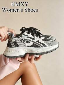 女款厚底增高運動鞋，春秋款 INS 修身防滑輕量透氣網布休閒跑步鞋 - 灰色 - 查看 3