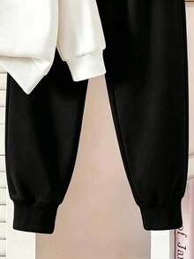 Young Girl Crew Neck Letter & Number Print Long Sleeve Sweatshirt And Sweatpants Casual Daily Set - Black - View 4