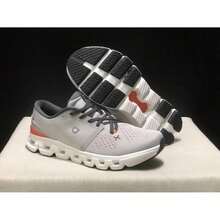 On Running Women Running Shoes - 銀/橘紅色 - 查看 2