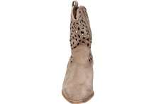 Women Ankle Boots & Booties - 米色 - 查看 3