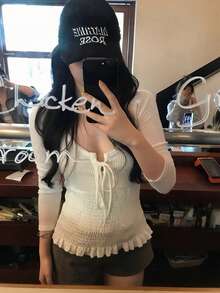 Kaos Lengan Panjang Wanita dengan Ruffle di Pinggang, Potongan Slim Fit, Atasan Musim Semi/Panas yang Menawan, Warna Putih - Putih - View 2