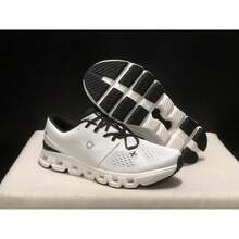 On Running Women Running Shoes - 昂X4黑白色 - 查看 1