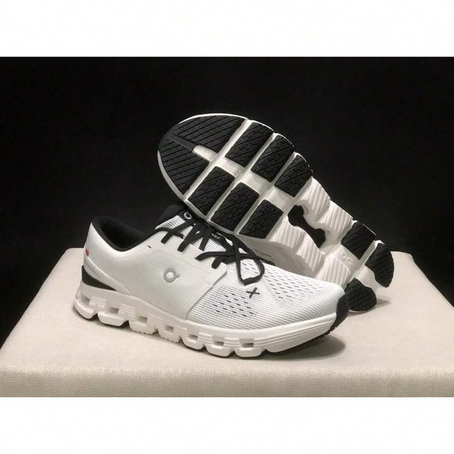 On Running Women Running Shoes - 昂X4黑白色 - 查看 1