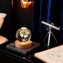 Bola de Cristal 3D con Base LED, Varios Diseños Disponibles, Luz Cálida, Regalo Romántico para San Valentín y Decoración - Trébol de cuatro hojas - Ver 8