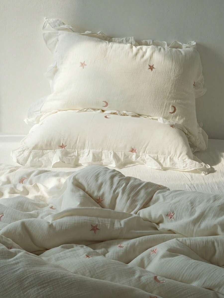 3pcs Skin-Friendly Soft Comfortable Natural Washed Wrinkled Texture White Star & Moon Element Pink Embroidery Ruffle Edge Duvet Cover Set (1*Duvet Cover + 2*Pillowcases, Insert Not Included), French Country Style, Feminine Style, Girly Style, Suitable For Bedroom, Guest Room, Boys & Girls Bedding, Machine Washable, All Seasons - White Fabric With Pink Embroidery - View 1