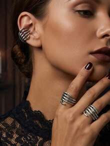2pcs/Set Anting Jepit dan Cincin Bentuk Tangan Tengkorak Gaya Gotik untuk Wanita, Model Vintage Perak Punk Halloween, Bentuk Tengkorak, Cincin Terbuka yang Dapat Diatur, Jepit, dan Anting Lilit. - MultiWarna - View 3