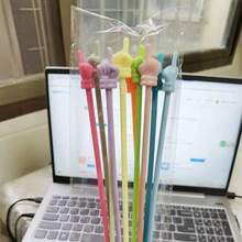 1件伸縮式指針棒 多功能可延伸簡報棒 教師課堂閱讀指揮棒 學生學習導引 隨機配色 適合教學與主持 家用或教室使用 適用於教師、教室與辦公室 適合送給家人、朋友、同事 文具校園用品 - 多色 - 查看 10