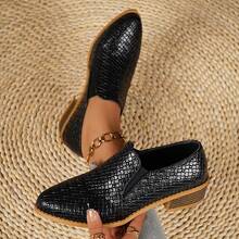 Women's Black Embossed Pointed Toe Low Heel Elastic Slip-On Pumps, Vintage Commuter Minimalist Chunky Heel Ankle Pumps, Spring/Autumn - Black - View 7