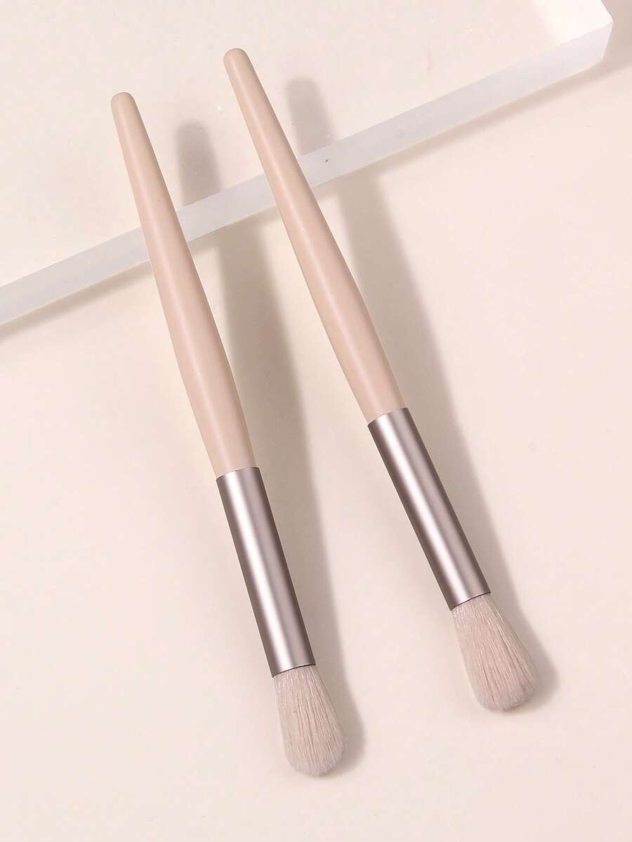 2PCS Highlight Brush Set,Cream Wooden Handle,Ultra Soft Fluffy Hair For Shimmer Highlight Application Glitter Pickup