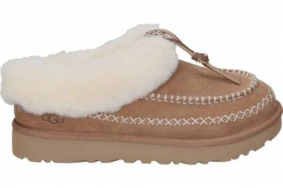 UGG أحذية بوت كاحل وجوارب نسائية