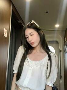 女款白色修身法式蕾絲飾邊亞麻襯衫，夏季上衣 - 白色 - 查看 2