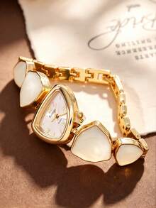 1pc Women's Luxury Vintage Mother Of Pearl Bracelet Quartz Watch, Unique Elegant Design With Sophisticated Vibe. Suitable For Gold Accessories, Jewelry, Summer Accessories, Daily Commute, Dating, Gathering, Summer Outings, Back To School, Holiday Celebrations And More. Can Be Given As Graduation Gift, Thoughtful Gift To Women, Showcasing Gentle And Elegant Elegant, The Best Gift For Women. - Multicolor - View 6