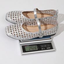 Modische elegante Mary-Jane-Flache mit Cut-outs im französischen Stil, atmungsaktiv, bequem, Lehrerinnen-Schuhe, Frühling/Sommer, neuer Stil, Schnalle, Stickerei, weiche Sohle, weiches Obermaterial, Tanzschuhe, Outdoor, Party, Pendeln, Damenschuhe, eckige Zehenpartie, Große Größen - Silber - Übersicht 11