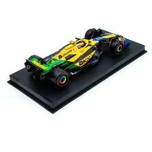 Model Pembalap F1 Skala 1/43 Burago dengan Helm, Termasuk Kotak Pajangan, Figur Model Mobil Balap F1 Kreatif - MultiWarna - View 7