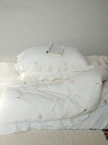 3pcs Skin-Friendly Soft Comfortable Natural Washed Wrinkled Texture White Star & Moon Element Pink Embroidery Ruffle Edge Duvet Cover Set (1*Duvet Cover + 2*Pillowcases, Insert Not Included), French Country Style, Feminine Style, Girly Style, Suitable For Bedroom, Guest Room, Boys & Girls Bedding, Machine Washable, All Seasons - White Fabric With Pink Embroidery - View 7