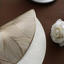 1/4/6/8pcs 15-Inch Rose Gold Round Washable PVC Placemats, Minimalist Style, Non-Slip Heat-Resistant, Suitable For Dining Table, Coffee Bar, Home Decor, Valentine's Day Decor, Wedding Decor - Rose Gold - View 2
