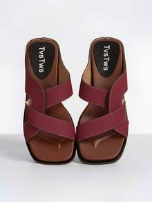 Sandal Selop Datar Wanita Gaya Punk Musim Panas Aneka Warna, Sandal Kasual Pantai Serbaguna Gaya Vintage Prancis dengan Sol Lembut Anti Selip Satu Tali untuk Komuter dengan Gesper Logam dan Ujung Persegi - Burgundy - View 2