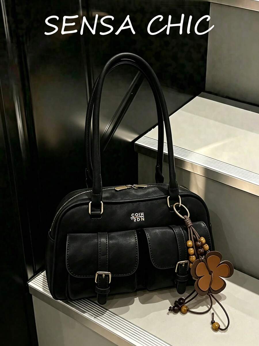 黑色雙前口袋女款單肩包，附花卉串珠吊飾，長手柄，適合女性日常通勤與約會，可收納手機、化妝品及小物品