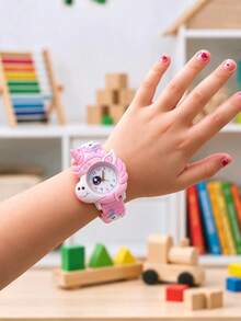 Jam Tangan Anak Perempuan 3D dengan Tali Silikon Lembut Motif Kartun Kupu-kupu dan Unicorn, Jam Tangan Quartz dengan Pola Kupu-kupu Unik - Berwarna merah muda - View 9