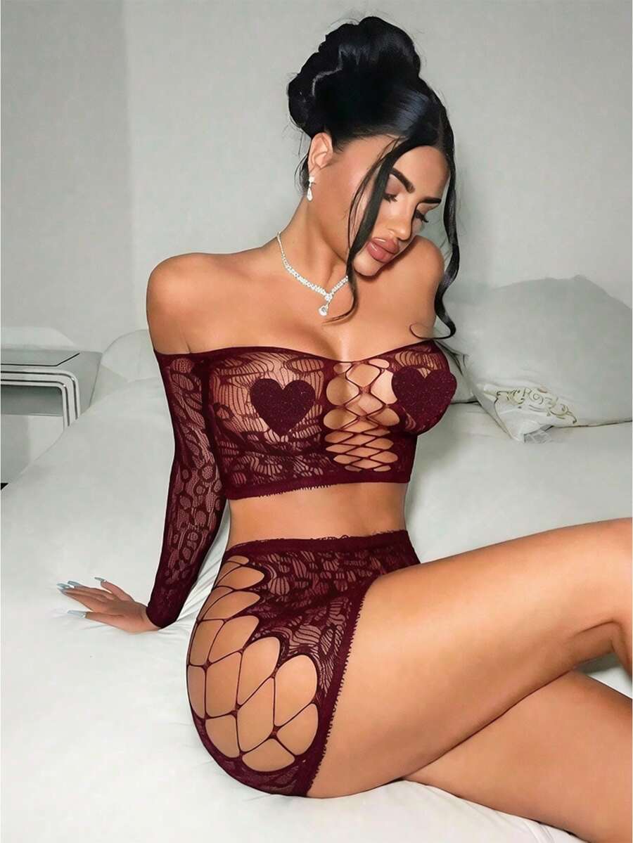 女款露肩交叉鏤空上衣與裙子性感內衣套裝 - 酒紅色 - 查看 1