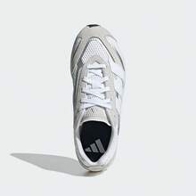 adidas LIGHTBLAZE LP حذاء جري كاجوال منخفض الرقبة للنساء، مريح ومتعدد الاستخدامات، قماش مقاوم للتآكل، رمادي وأبيض - أبيض مائل للصفرة - مشاهدة 5