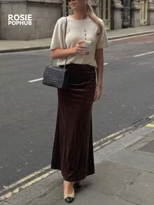 ROSIE POPHUB Women's Brown Velvet Fitted Long Dress, Elegant Slim Fit, Suitable For Office Commute, Daily Wear, Christmas, Autumn/Winter - Brown - View 7