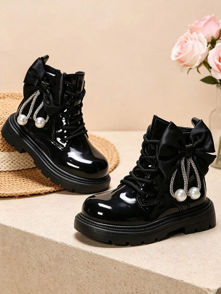2026 New Mid-To-Large Kids Shiny Black Patent Ankle Boots, Knight Style Classic Round Toe Satin Bow Pearl Rhinestone Decor, Elegant Fashion Durable Comfortable Thick Sole Height-Increasing Boots, School, Travel, Photo, Formal Wear, Runway, Autumn/Winter/Early Spring Sweet Cool Functional Style Unisex Kids Side Zipper Boots - Black - View 1