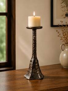 1pc Retro Silver Candlestick, High And Low Combination Fine Column Shape, Hammer Texture Texture Tray Base Details, Long Candle Atmosphere Decoration Items, Living Room, Dining Table, Bedroom, Wedding Party, Festival Celebration Scene - Bronze Hill - View 4