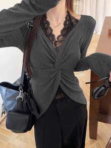 Kaos Wanita Model Berlapis dengan Hiasan Renda, Simpul Depan, dan Detail Kerut. - Grey - View 8