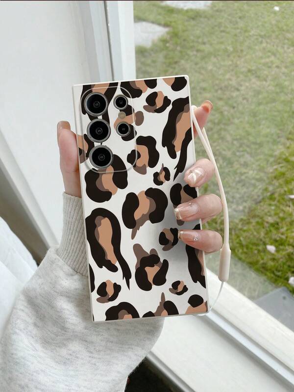 1pc White TPU Minimalist Flat Leopard Print Sexy Pattern Full Coverage Shockproof Phone Case And 1pc White Silicone Wrist Strap, Suitable For Versatile Phone Case/Lanyard Phone Case/Funny Phone Case/Android Phone Case/ Phone Case/ Phone Case/ Phone Case/, For Galaxy/Galaxy S26 S25 S24 S23 S22 S21 S20 Plus Ultra FE Case/Galaxy A56 A55 A54 4G 5G Case/Galaxy A16 A15 Case/Galaxy A35 Case/Galaxy A06 Case/Galaxy A53 5G Case/Galaxy A34 Case/ Note 15 14 13 12 Case/ A5 Case/Funny Phone Cases/ Case