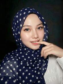 1PC Women's New Navy Blue Polka Dot Print Headscarf, Polka Dot, Voile Hijab, Lightweight Soft Comfortable Breathable Long Scarf, High-End Digital Print Fashion Versatile Polka Dot Scarf, Scarfs For Woman, Multi-Functional Accessory Long Scarf, Suitable For Daily Outings, Walking, Shopping, Etc., All Seasons - Navy - View 3