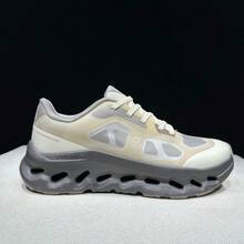 On Running 新款 Cloudtilt Remix 編織透氣跑鞋，中性款，具備緩震與耐磨特性的休閒鞋 - 卡其色 - 查看 8