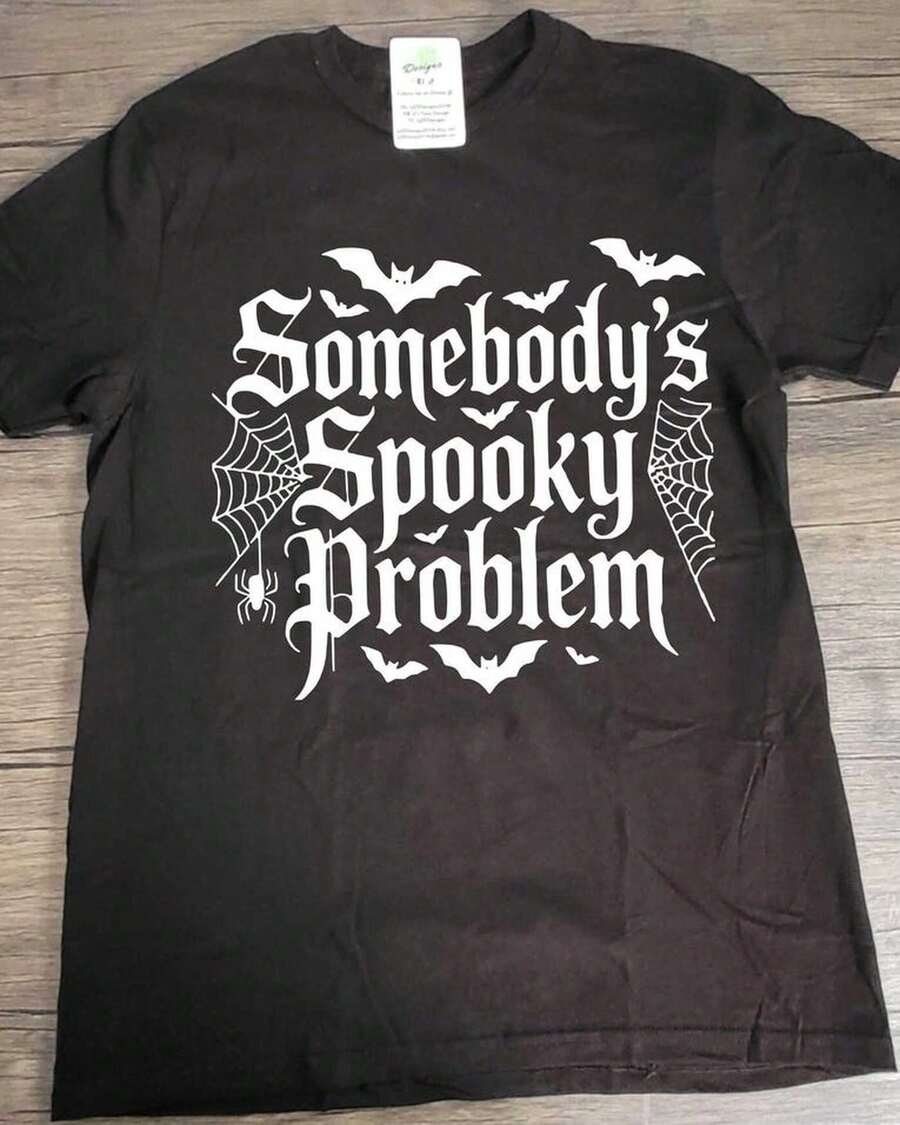 Spooky Dark Humor Somebody's Spooky Problem Skeleton Unisex Cotton Tee Maglietta - 黑色 - 查看 1
