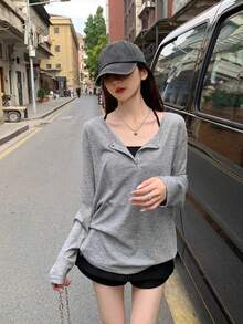 Kaos Lengan Panjang Elastis Lembut Wanita, Desain Kancing Leher Bulat, Pilihan Kasual dan Nyaman untuk Musim Gugur - Grey - View 6