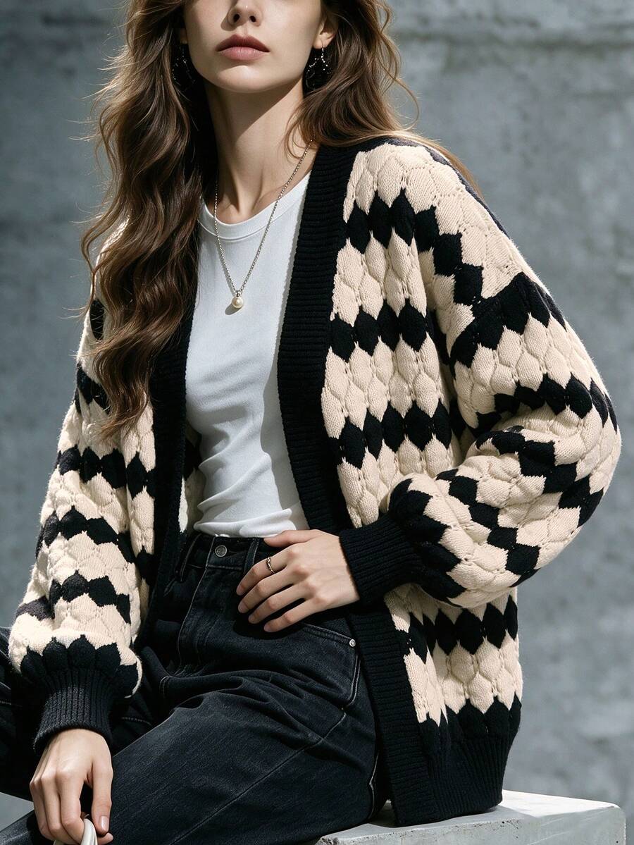 女款開襟對比色經典黑色波浪條紋秋冬寬鬆休閒時尚百搭針織開襟衫-復古優雅日常穿搭 - 黑與白 - 查看 1