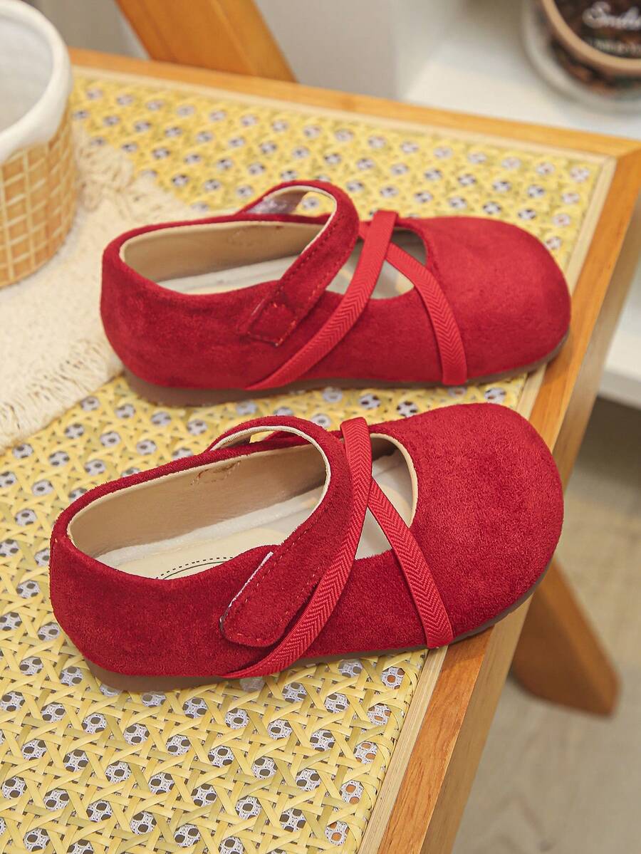 Vintage Cross Strap Solid Color Girls' Shoes - Hot Pink - View 1