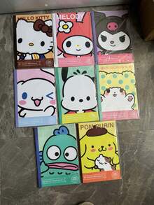 Cuaderno B5 de la serie SANRIO, Kitty, My Melody, Kuromi, Cinnamoroll, Pom Pom Purin, Pochacc, serie 8 de personajes clásicos, estilo aleatorio enviado, cuaderno de suministros de oficina diarios, escritura cómoda, encuadernación cosida no se cae fácilmente, registros de oficina, planificador, imprescindible para fans de SANRIO - Multicolor - Ver 10