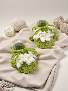 1 Pair Handmade Crochet Infant Booties, Green With White Daisy Flowers, Yellow Centers, Soft Knit Shoes - Green - View 3