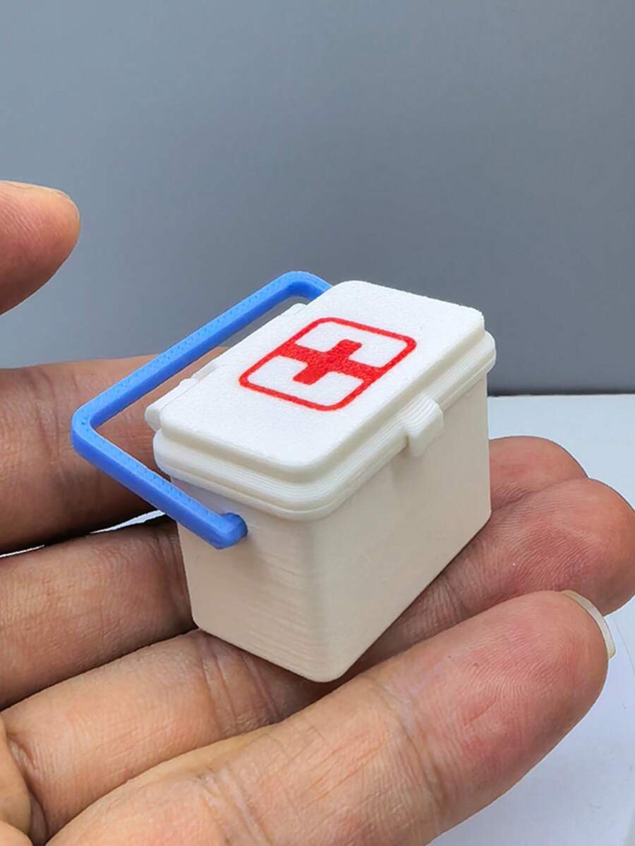Miniature Medicine Box Model, Flip-Top Small Storage Box With Handle, Model House Decor, Desktop Gadget Storage Box, Creative Ornament, Halloween Decoration - Miniature First Aid Kit - View 1